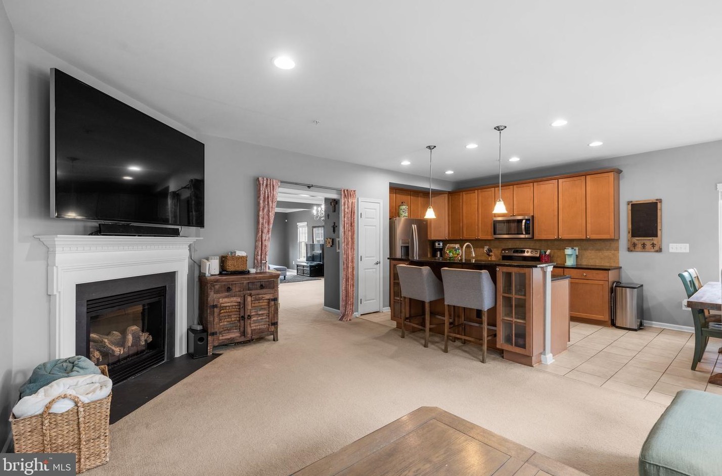 7104 Daniel John Dr, Baltimore MD  21075-5452 exterior