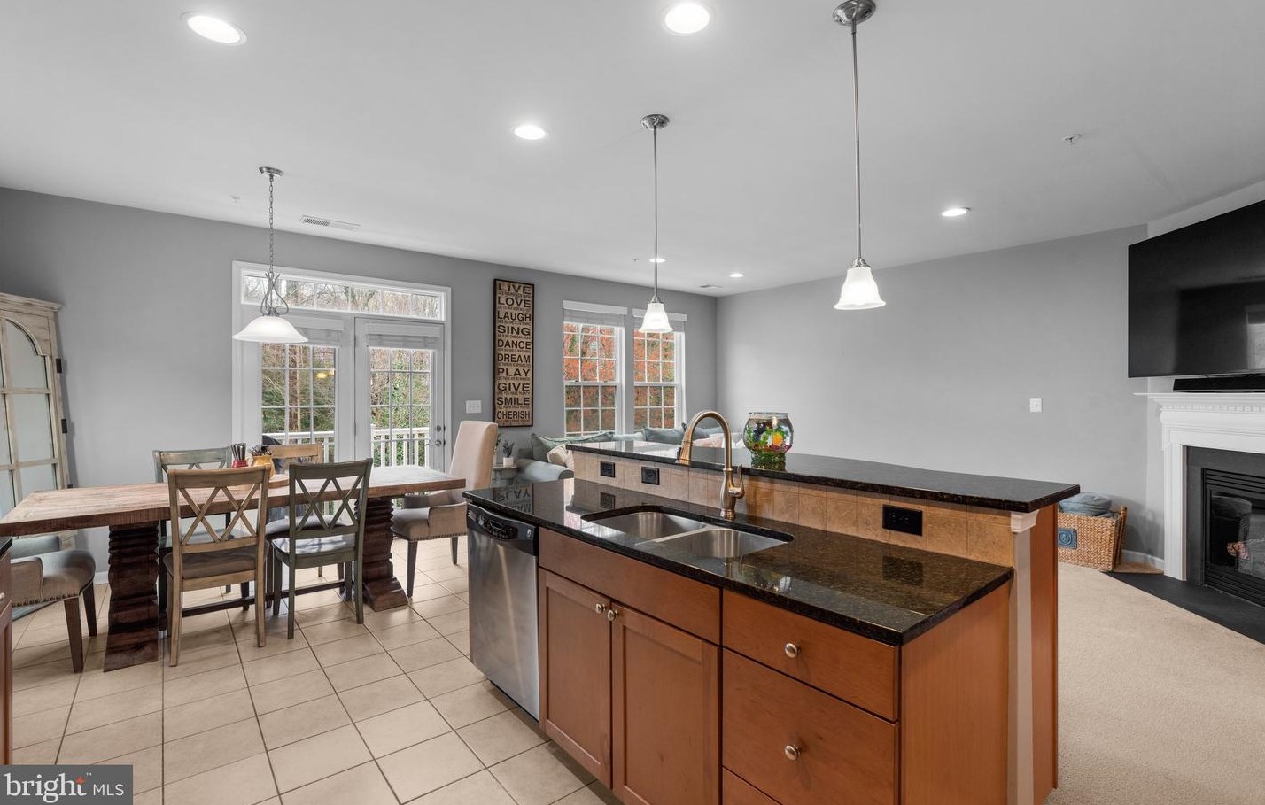 7104 Daniel John Dr, Baltimore MD  21075-5452 exterior