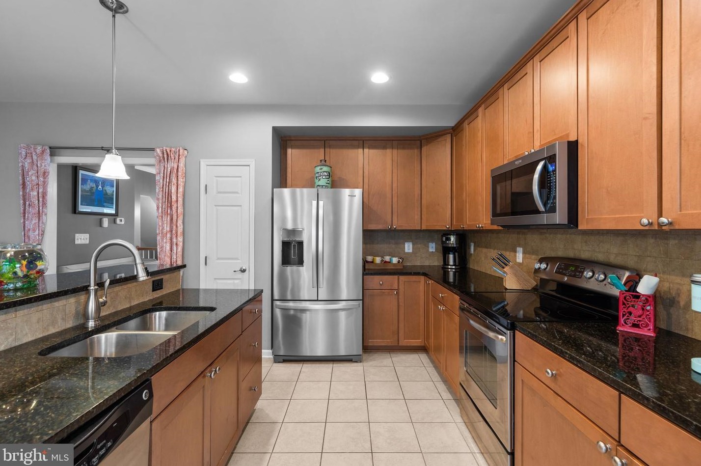 7104 Daniel John Dr, Baltimore MD  21075-5452 exterior