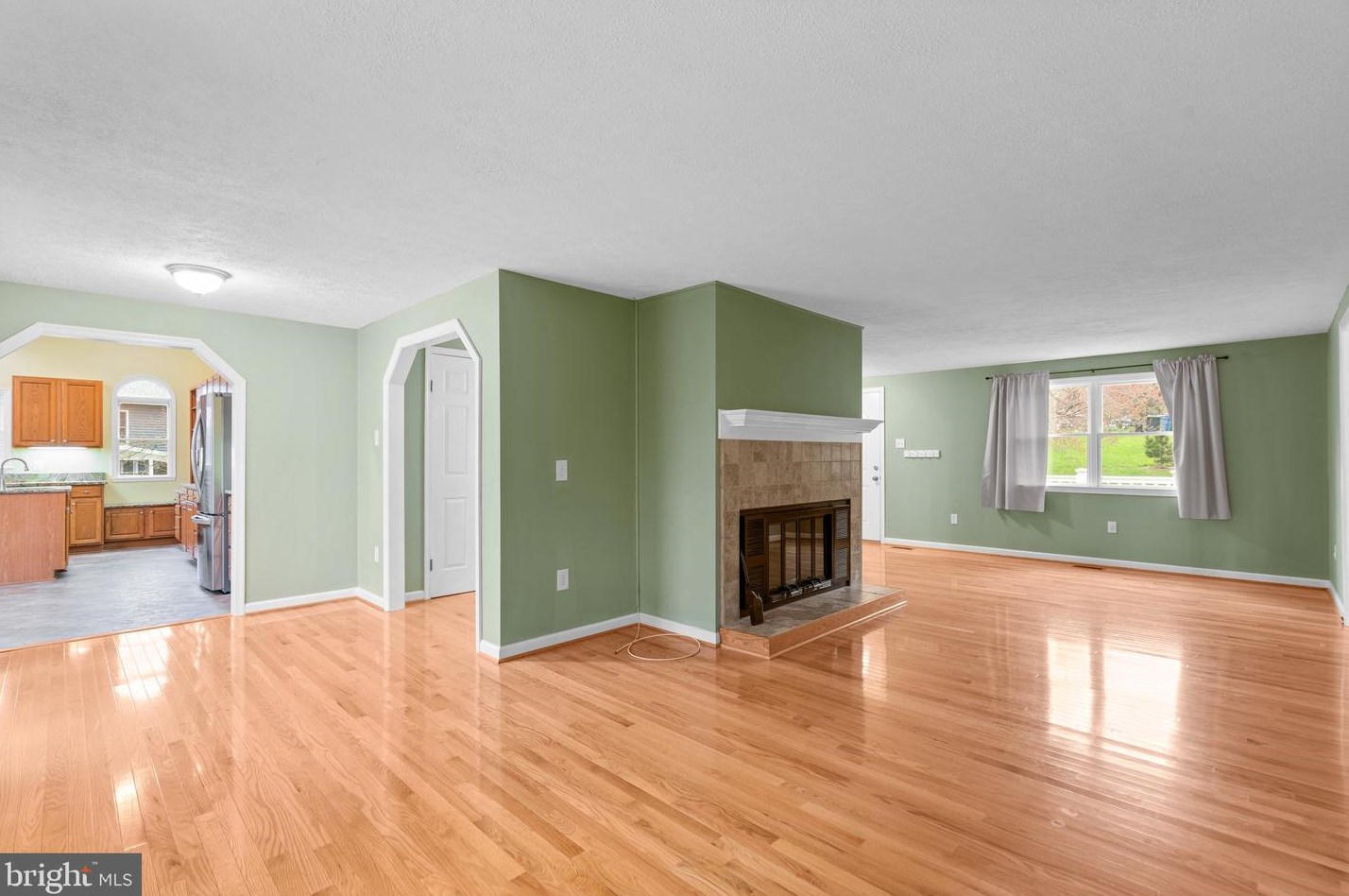 6824 Pyramid Way, Columbia MD 21044-4118 exterior