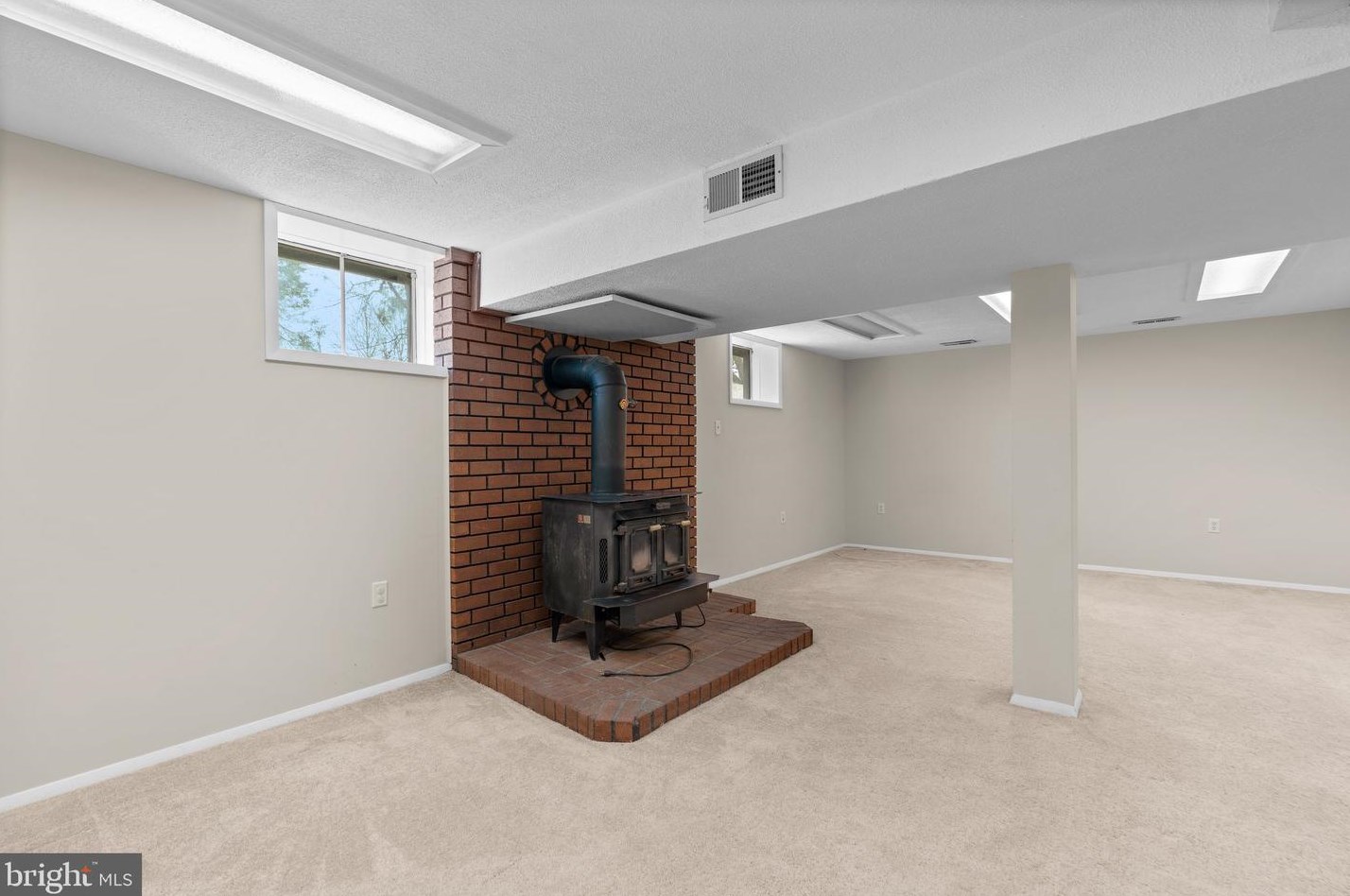 6824 Pyramid Way, Columbia MD 21044-4118 exterior