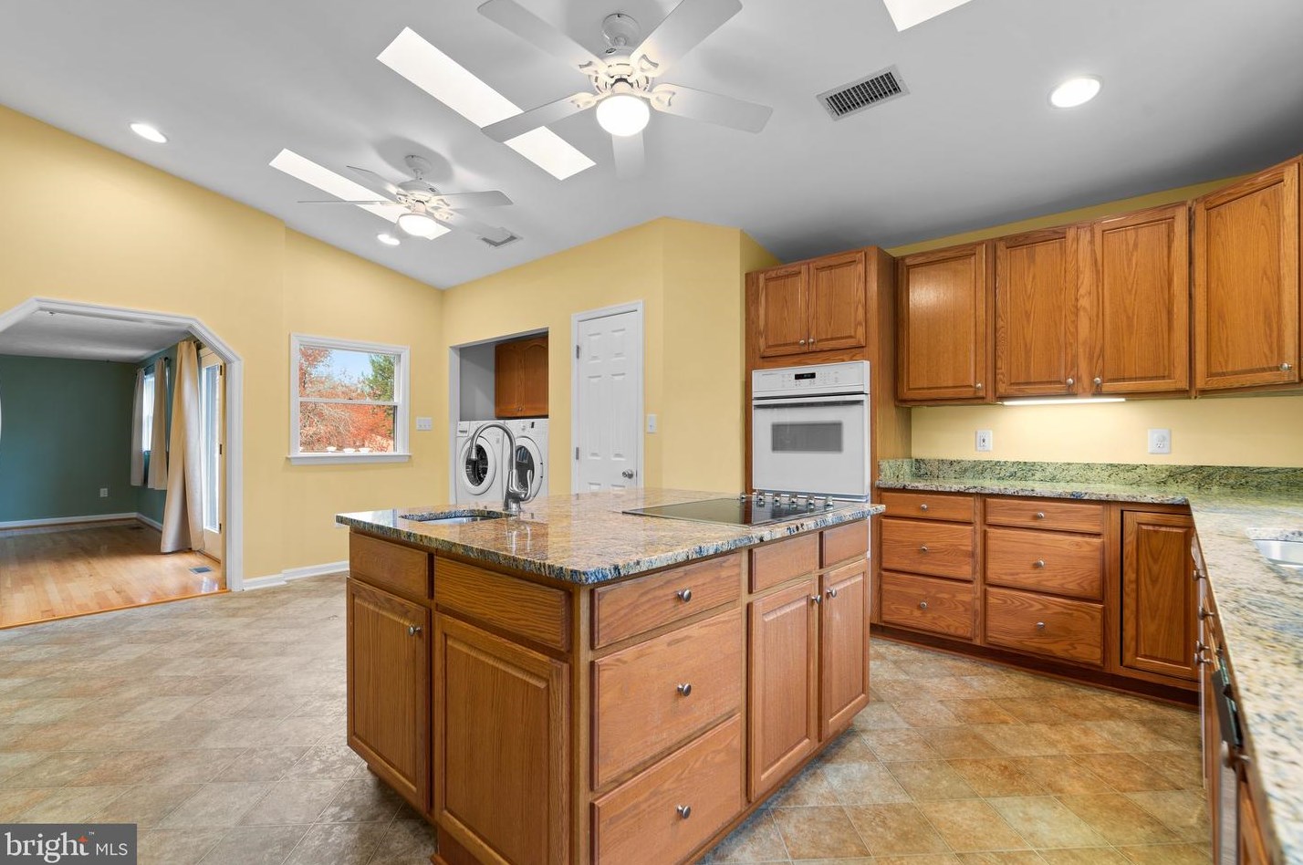 6824 Pyramid Way, Columbia MD 21044-4118 exterior