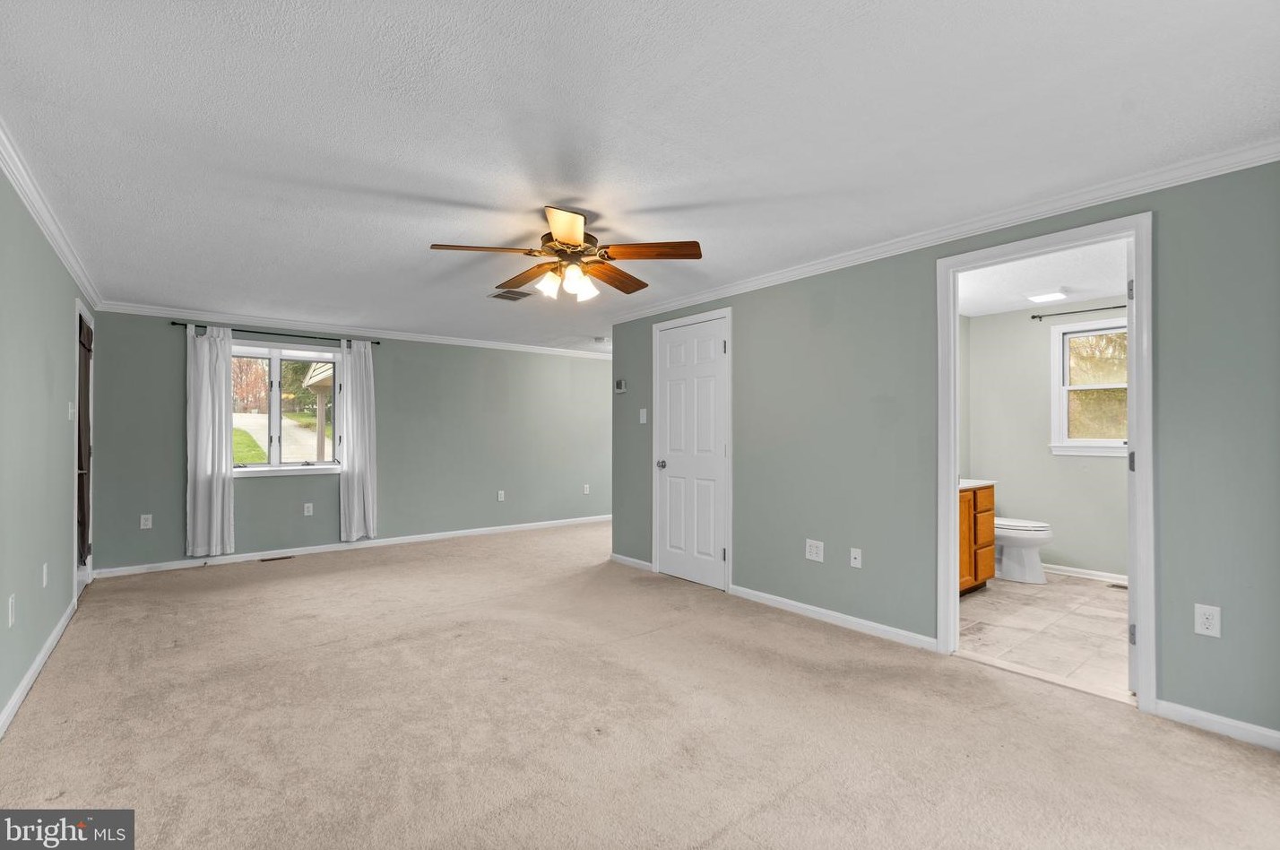 6824 Pyramid Way, Columbia MD 21044-4118 exterior