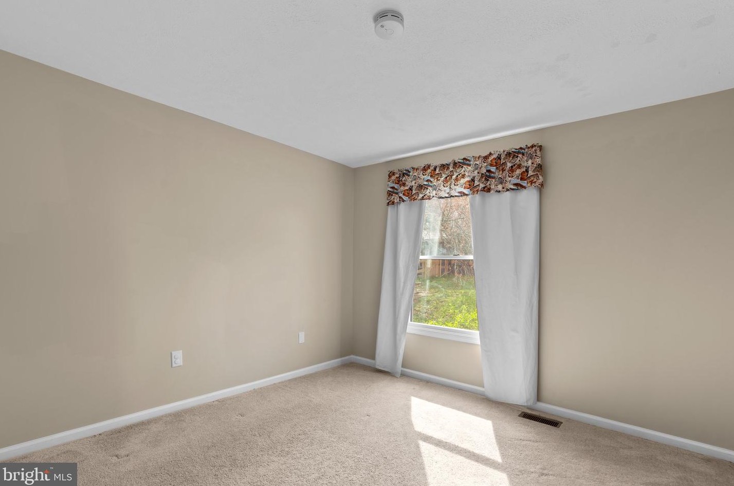 6824 Pyramid Way, Columbia MD 21044-4118 exterior