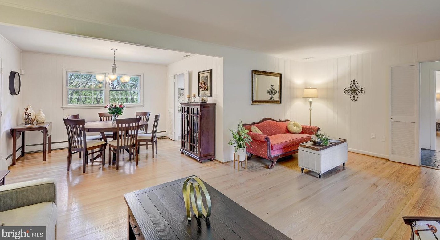 9032 Overhill Dr, Ellicott MD 21042-5221 exterior