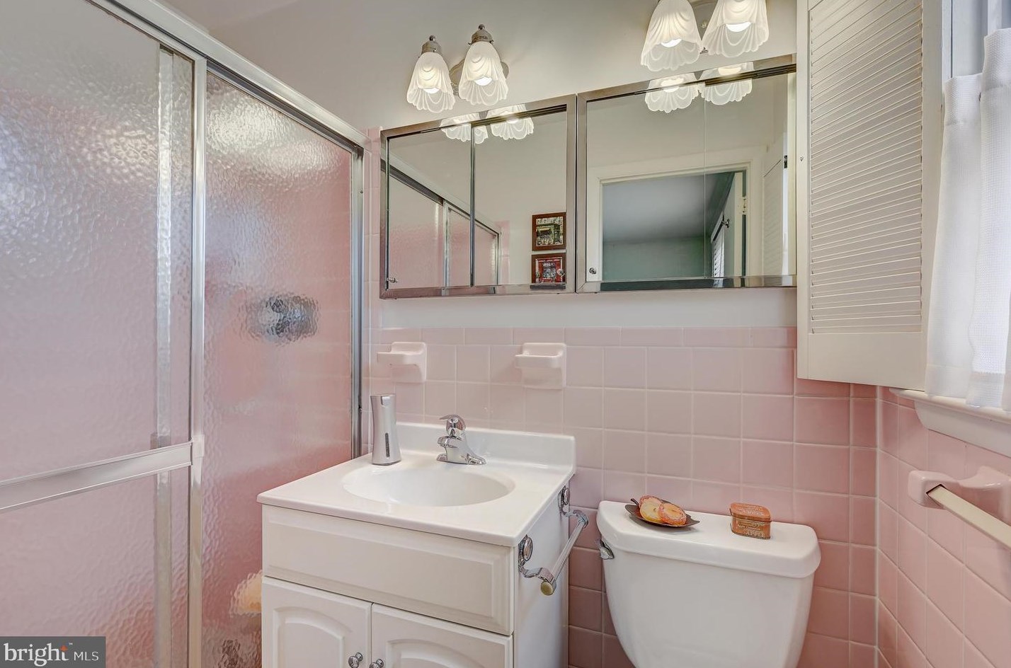 9032 Overhill Dr, Ellicott MD 21042-5221 exterior