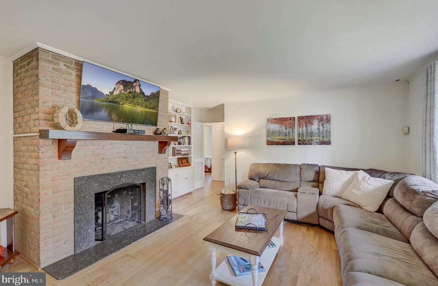 9032 Overhill Dr, Ellicott MD 21042-5221 exterior