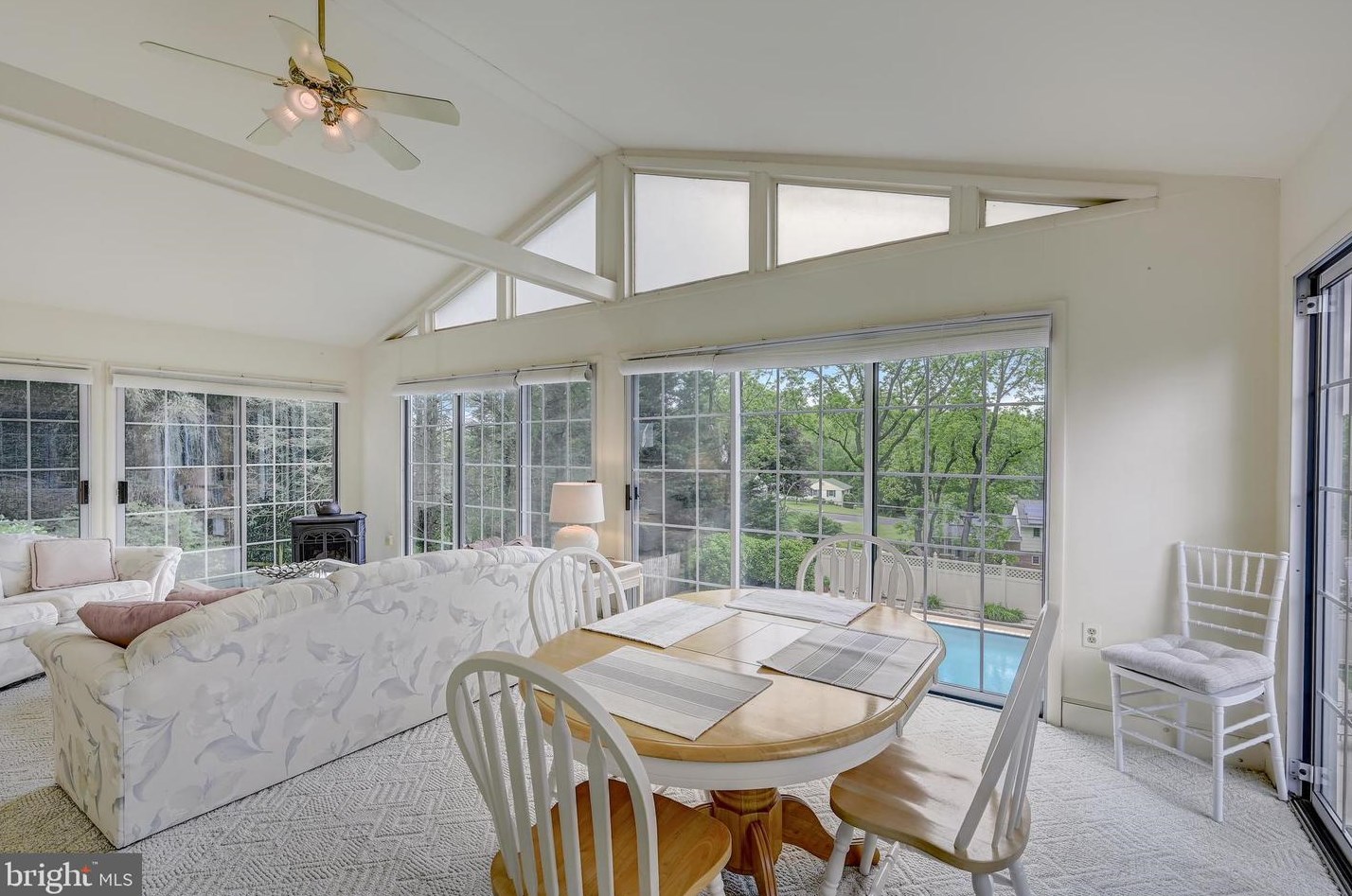 9032 Overhill Dr, Ellicott MD 21042-5221 exterior