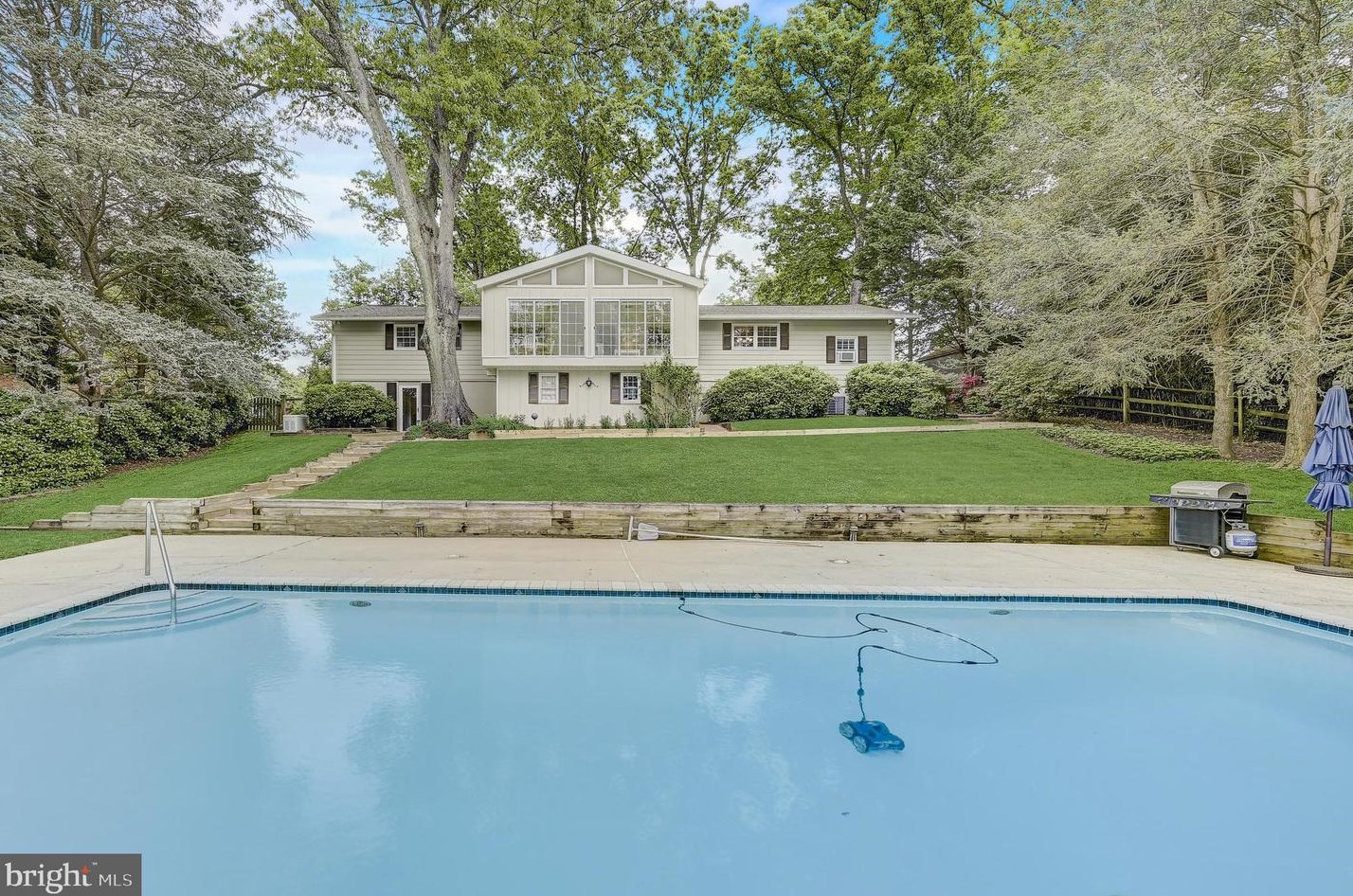 9032 Overhill Dr, Ellicott MD 21042-5221 exterior