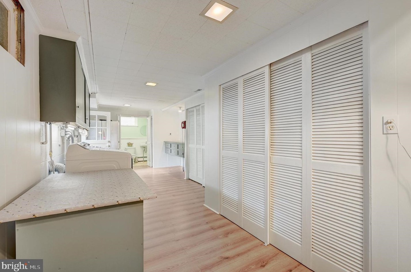 9032 Overhill Dr, Ellicott MD 21042-5221 exterior