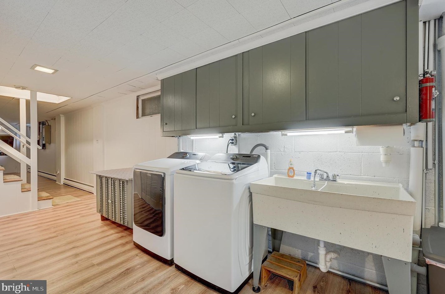 9032 Overhill Dr, Ellicott MD 21042-5221 exterior