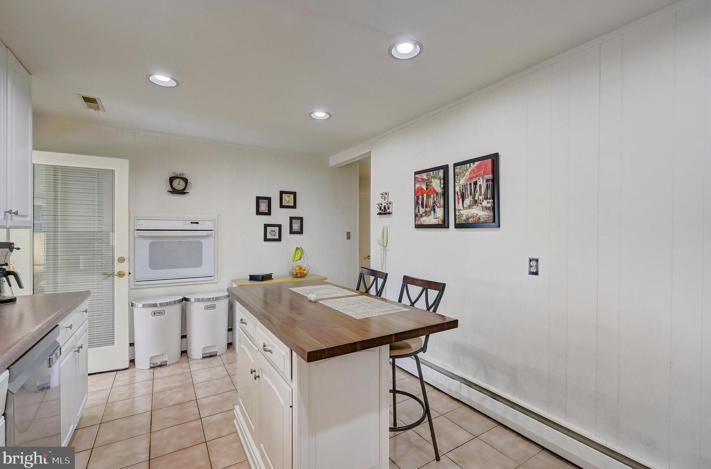 9032 Overhill Dr, Ellicott MD 21042-5221 exterior