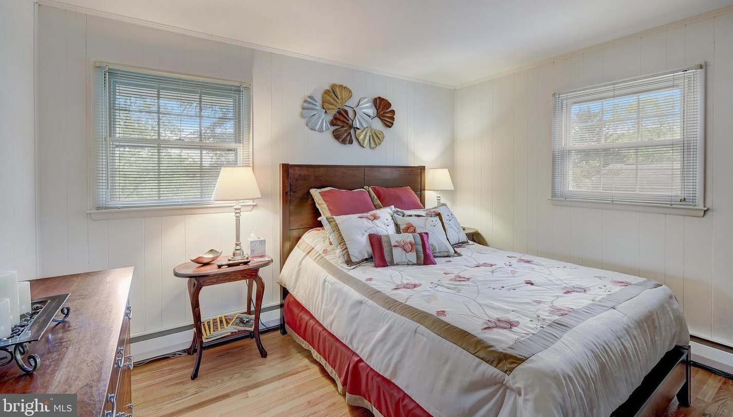 9032 Overhill Dr, Ellicott MD 21042-5221 exterior