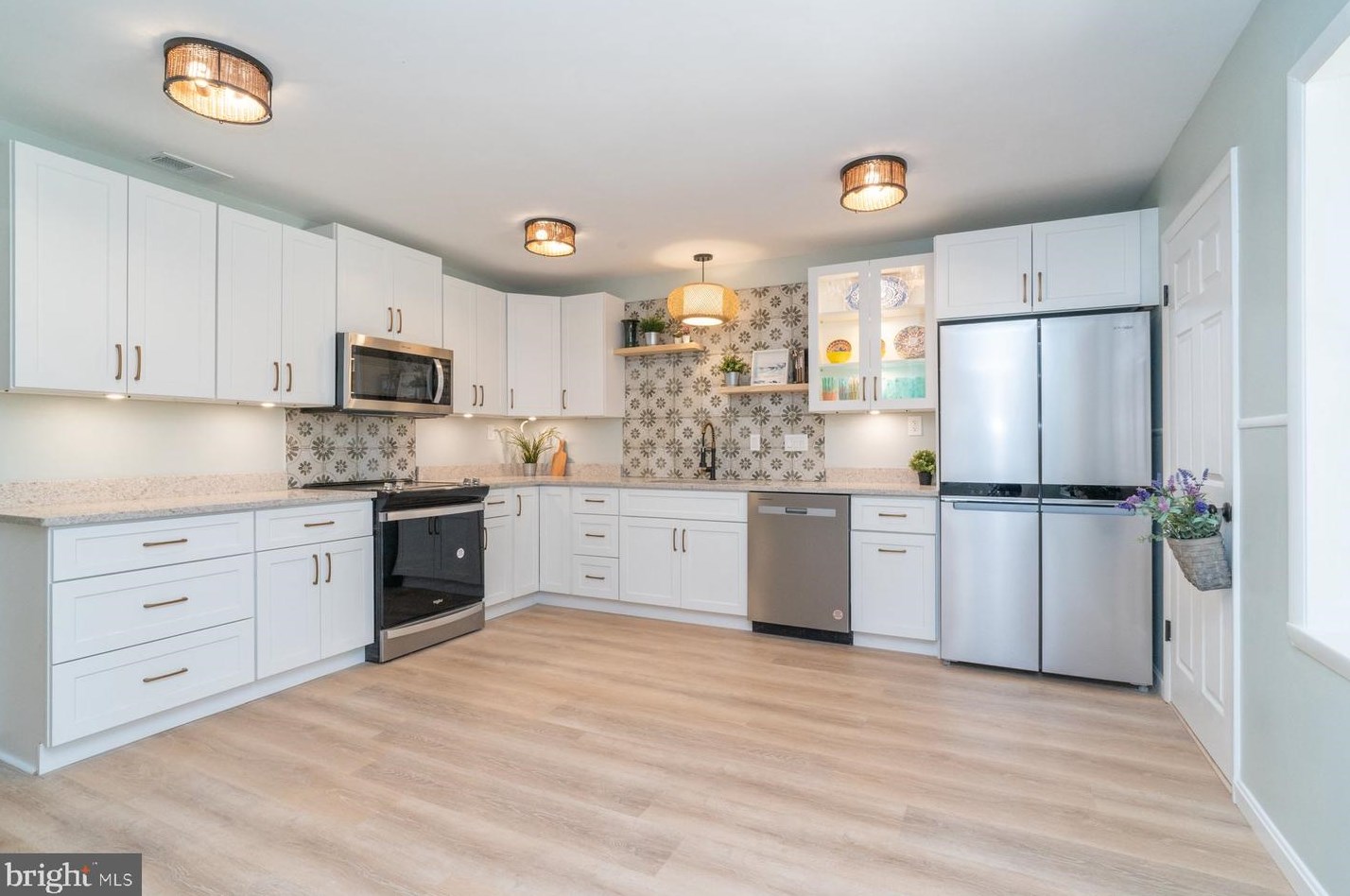 5523 Woodenhawk Cir, Columbia MD  21044-1925 exterior