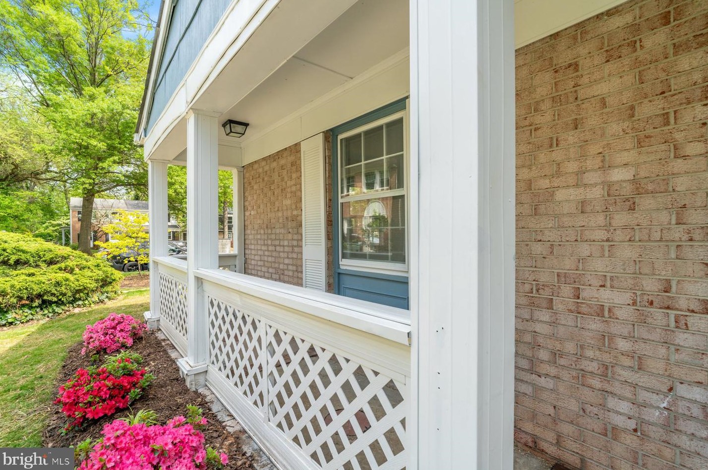 5523 Woodenhawk Cir, Columbia MD  21044-1925 exterior