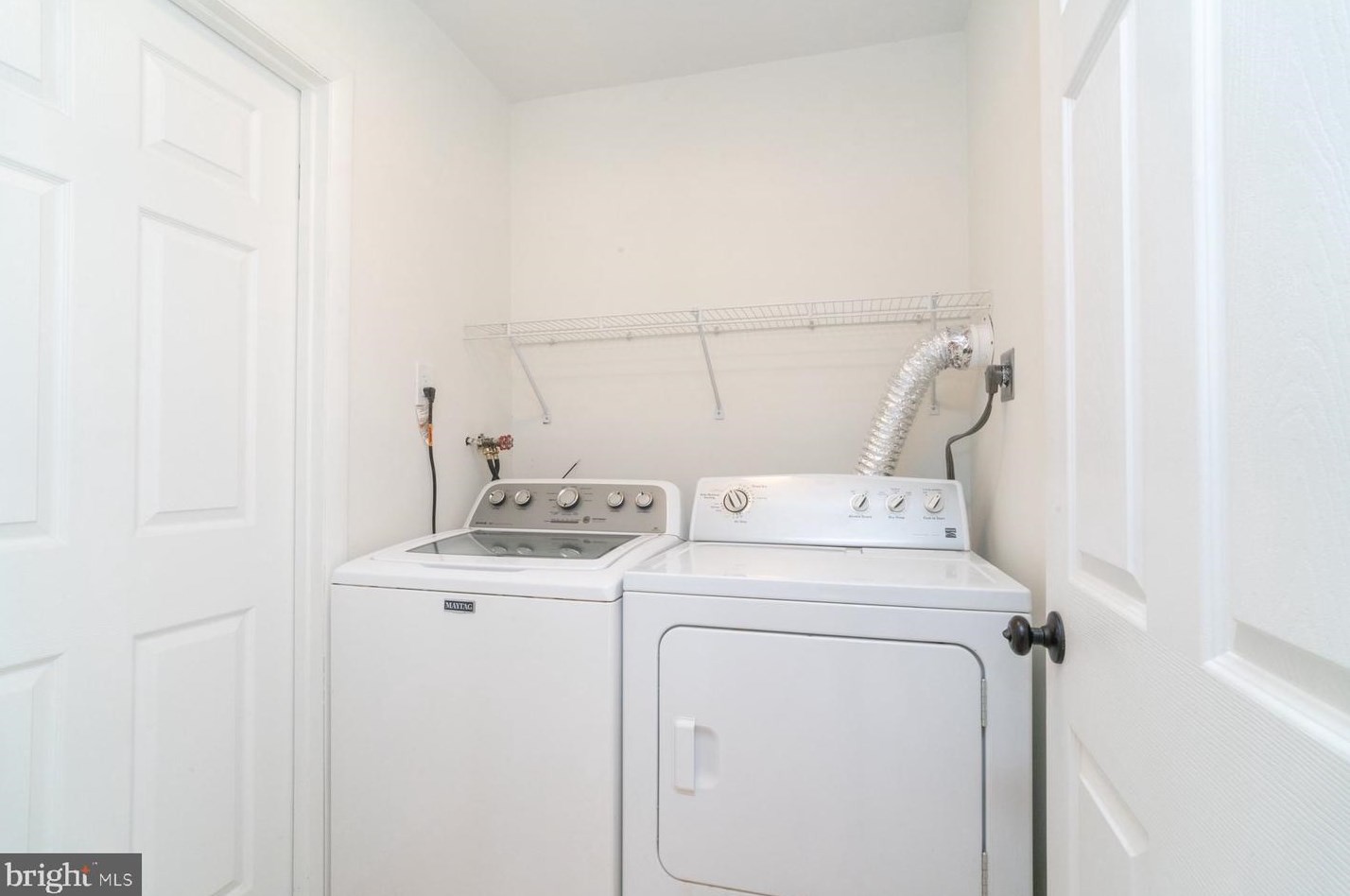 5523 Woodenhawk Cir, Columbia MD  21044-1925 exterior