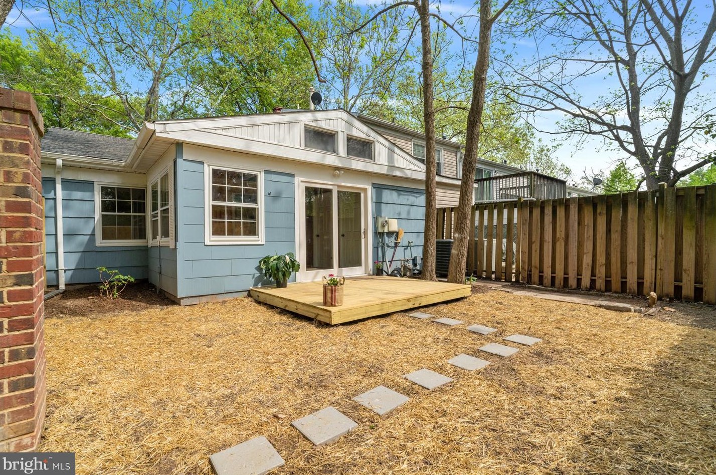 5523 Woodenhawk Cir, Columbia MD  21044-1925 exterior