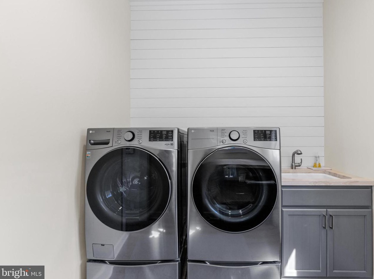 9321 Dunloggin Rd, Ellicott MD 21042-5115 exterior