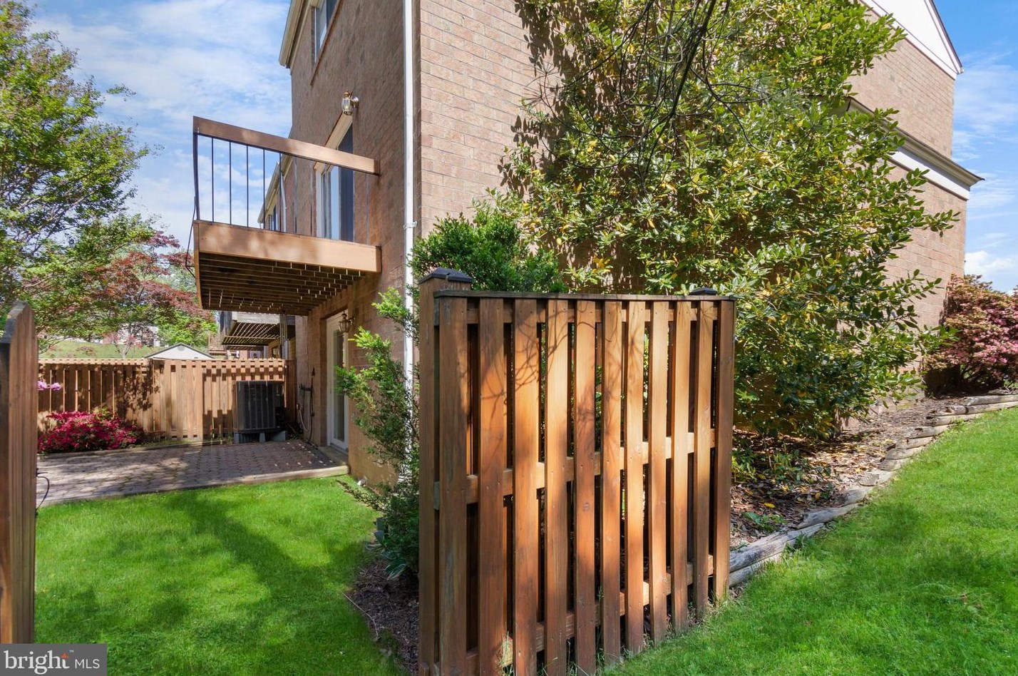 10626 High Beam Ct, Columbia MD  21044-3620 exterior