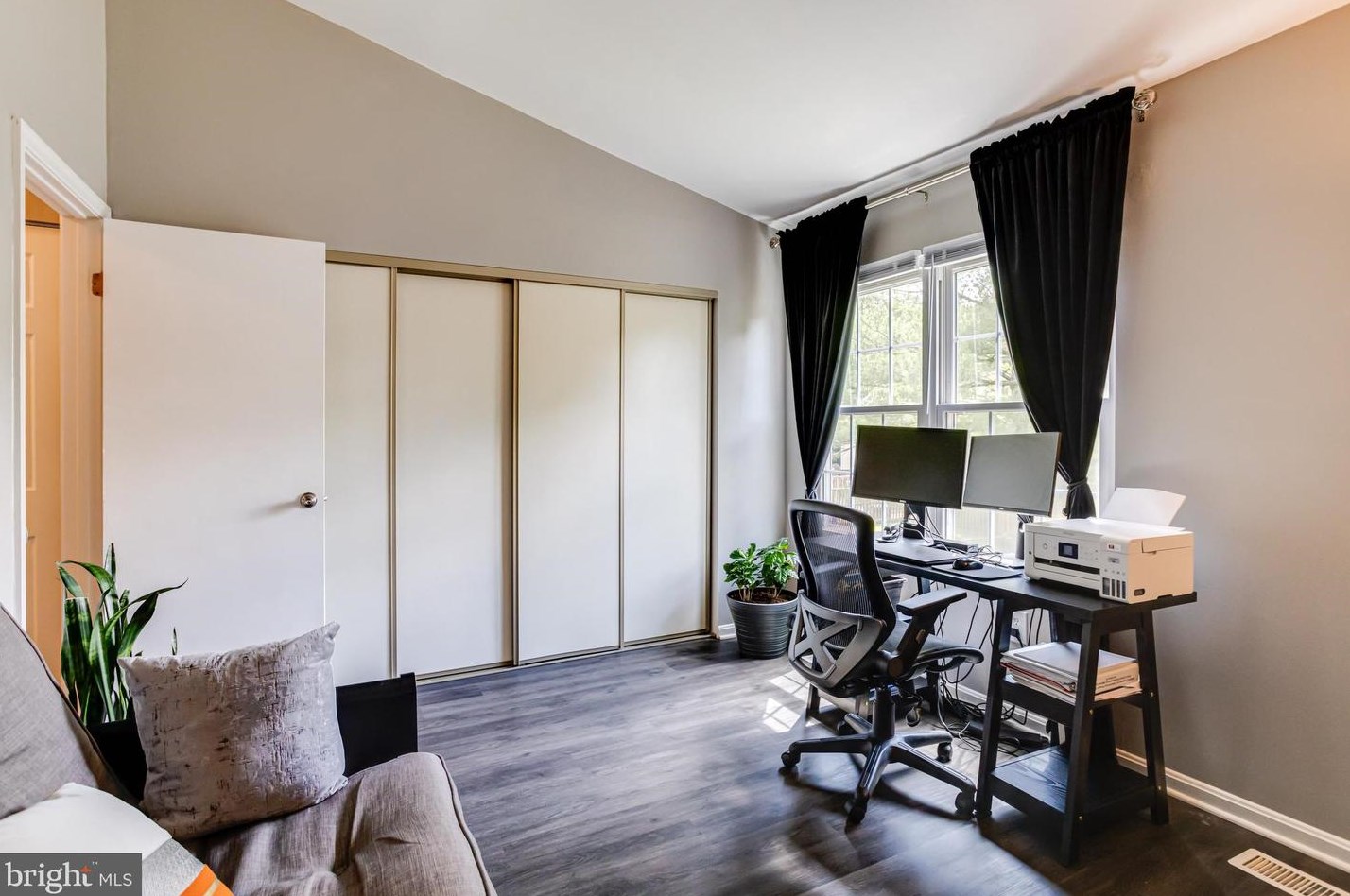 9642 Stirling Bridge Dr, Columbia MD 21046-1938 exterior