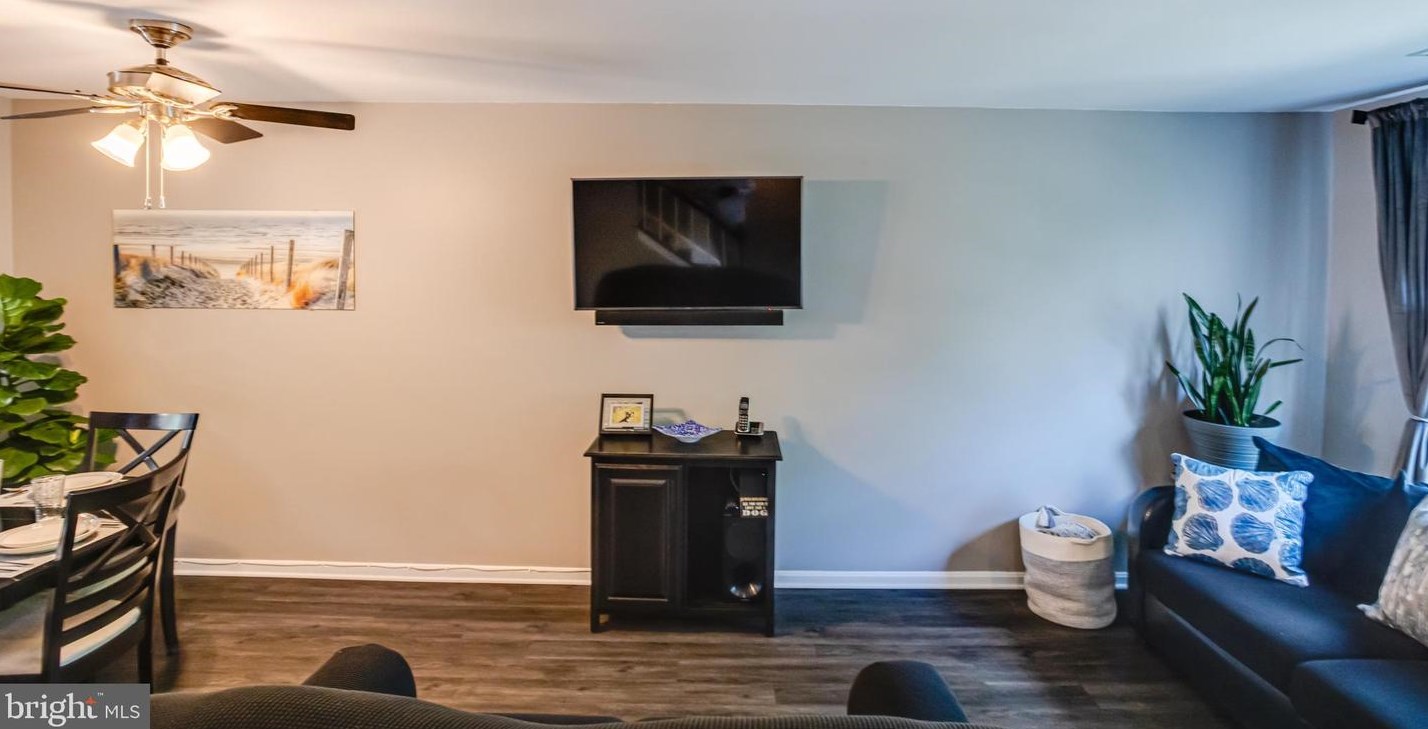 9642 Stirling Bridge Dr, Columbia MD 21046-1938 exterior