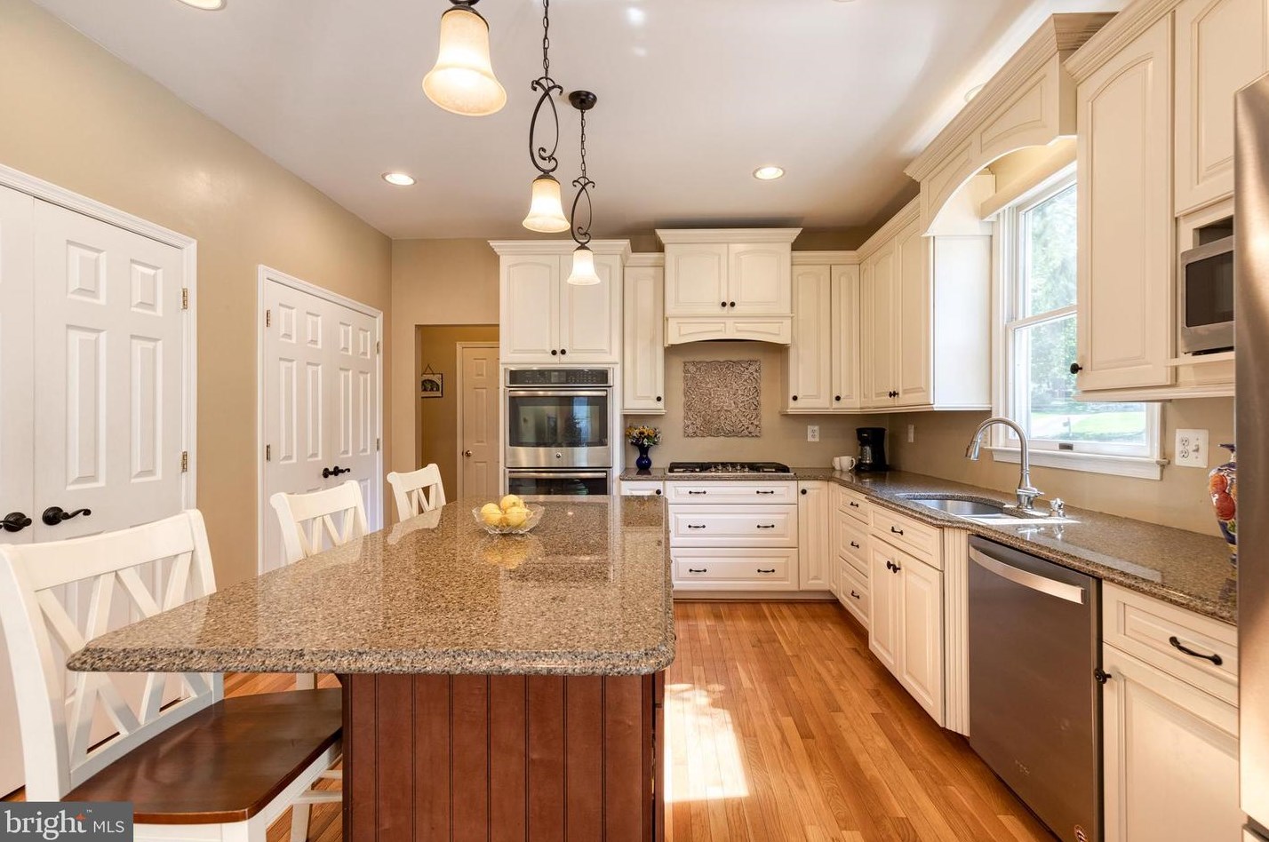 2800 Deer Trail Ct, Ellicott MD 21042-7817 exterior