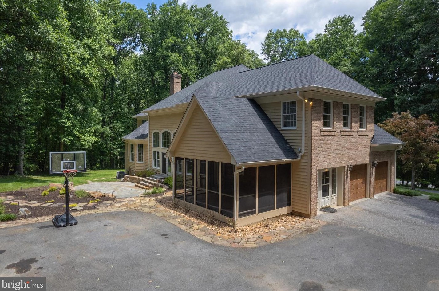 12661 Golden Oak Dr, Ellicott MD 21042-1150 exterior