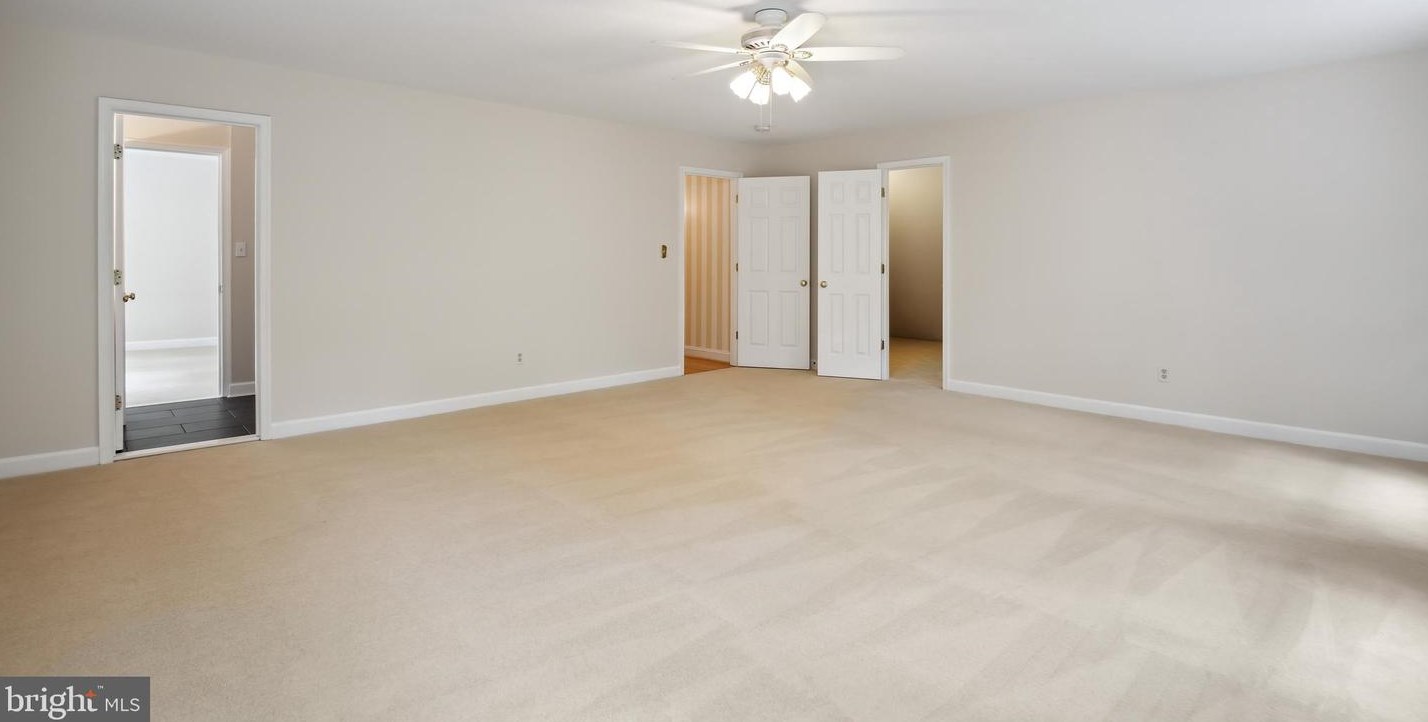 12661 Golden Oak Dr, Ellicott MD 21042-1150 exterior