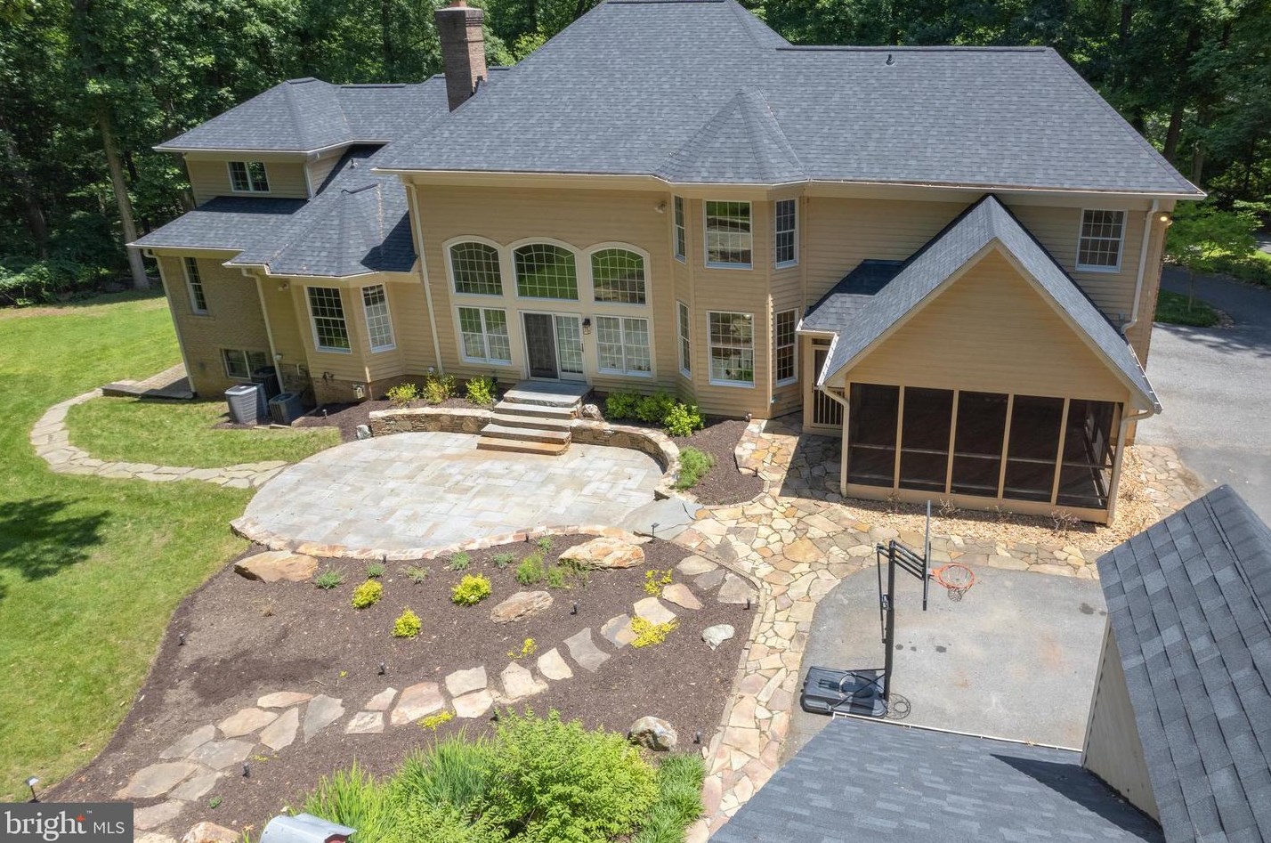 12661 Golden Oak Dr, Ellicott MD 21042-1150 exterior