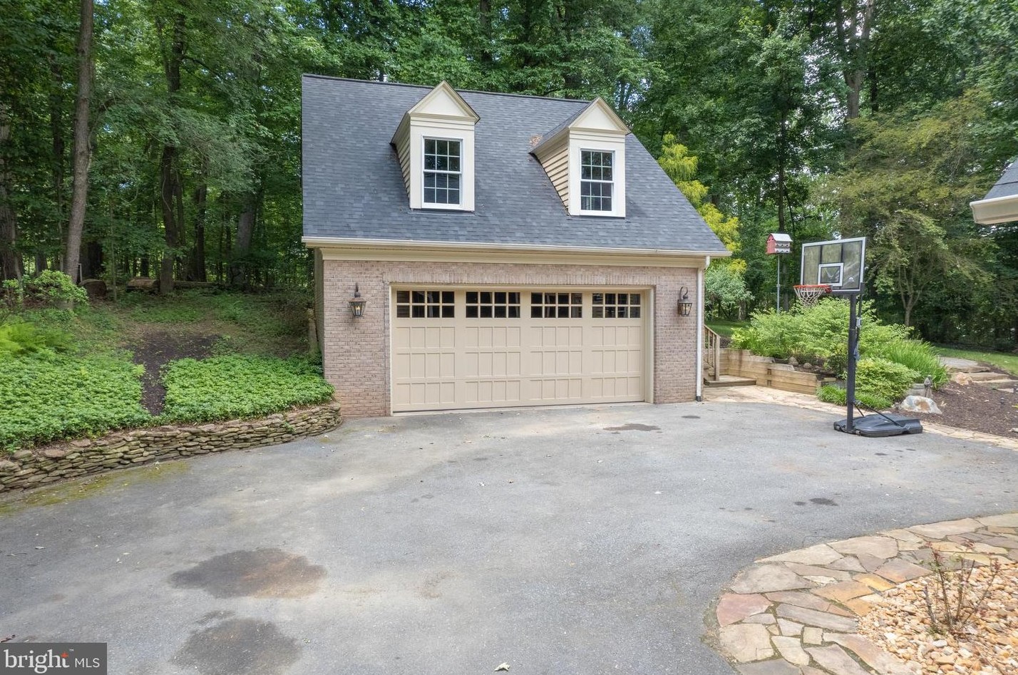 12661 Golden Oak Dr, Ellicott MD 21042-1150 exterior