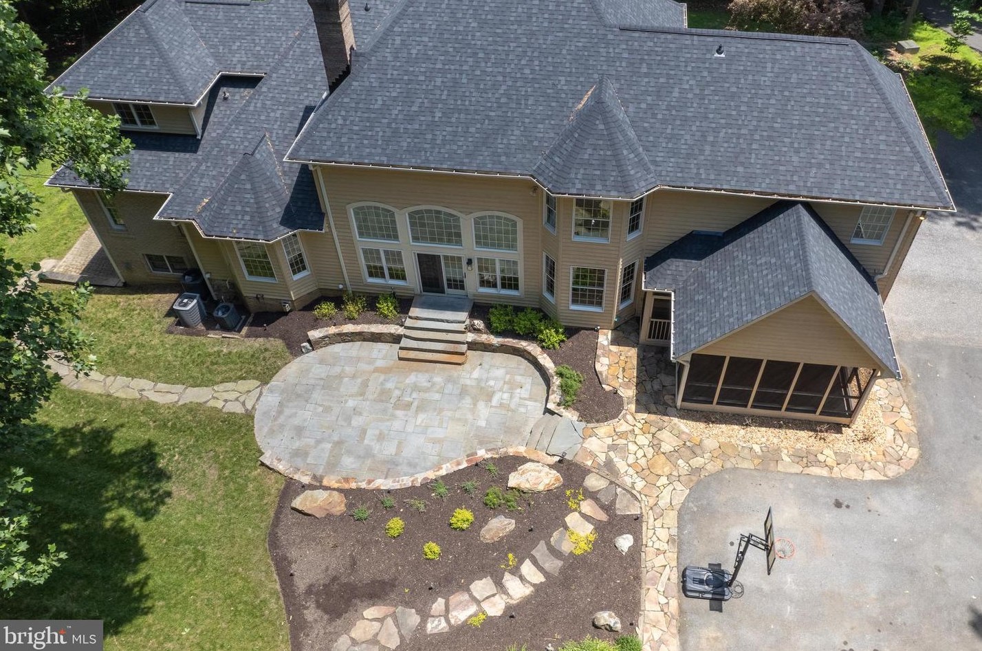 12661 Golden Oak Dr, Ellicott MD 21042-1150 exterior