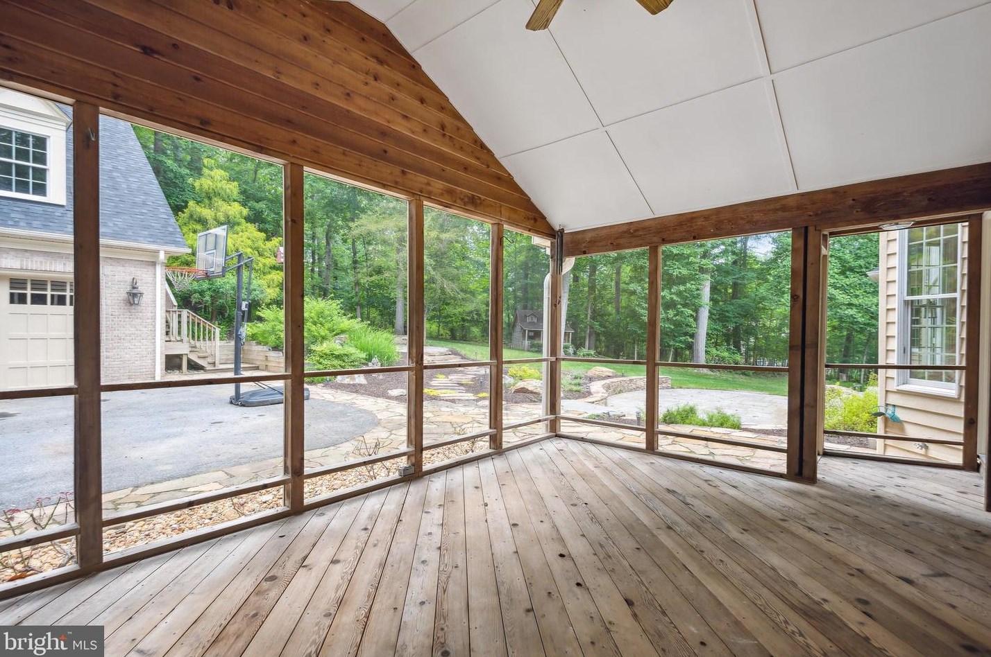 12661 Golden Oak Dr, Ellicott MD 21042-1150 exterior