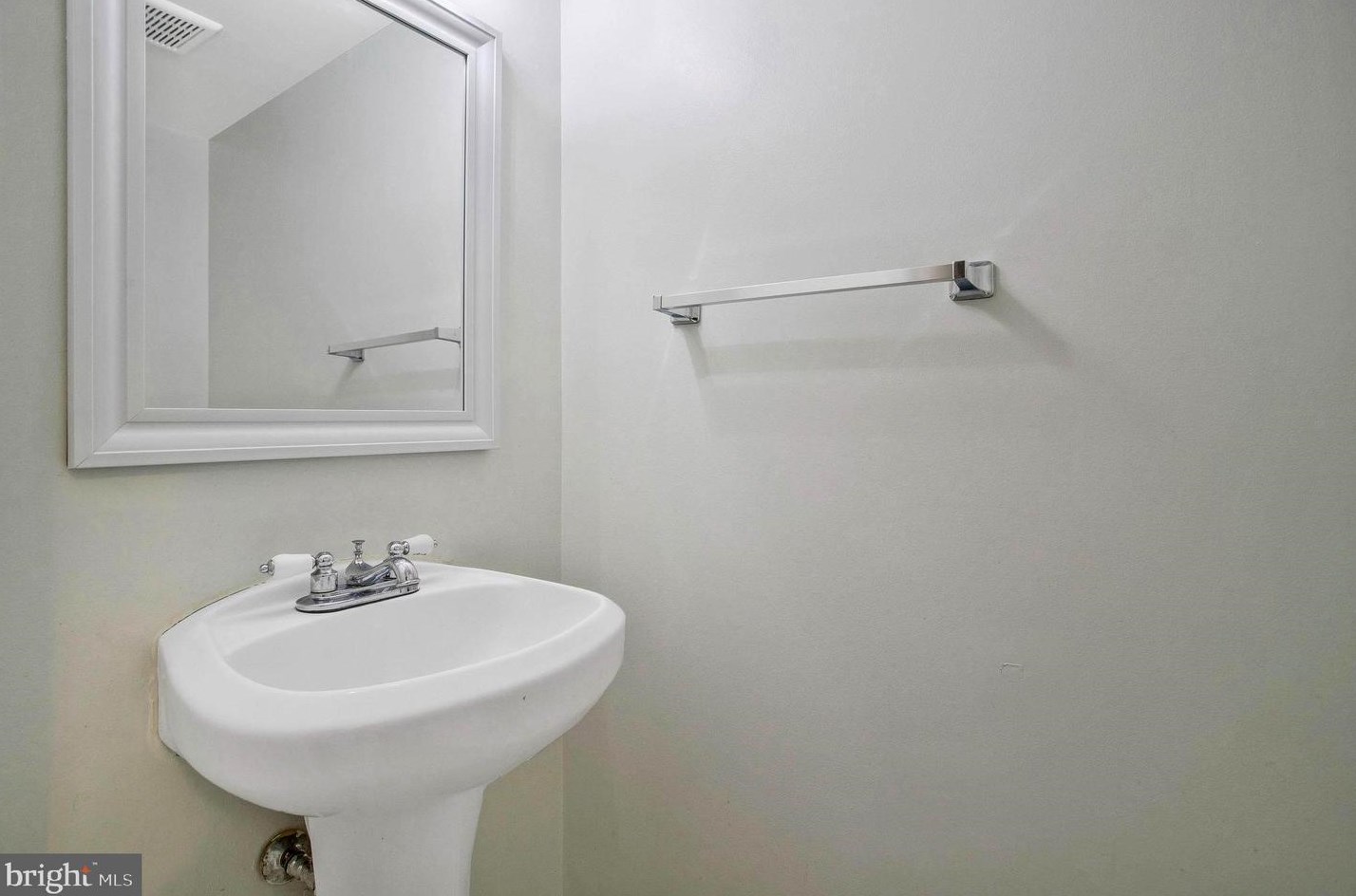 3661 Cragsmoor Rd, Ellicott MD 21042-4907 exterior