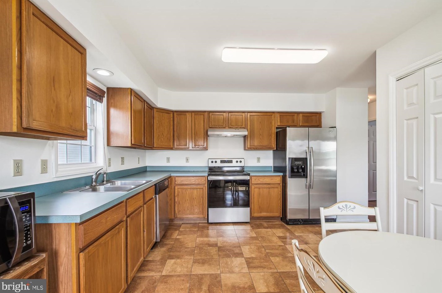 6404 Sedgwick St, Baltimore MD 21075-6198 exterior