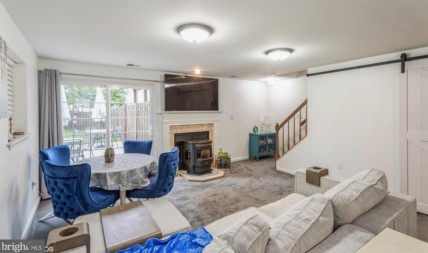 8570 Harvest Vw Ct, Ellicott MD 21043-6560 exterior