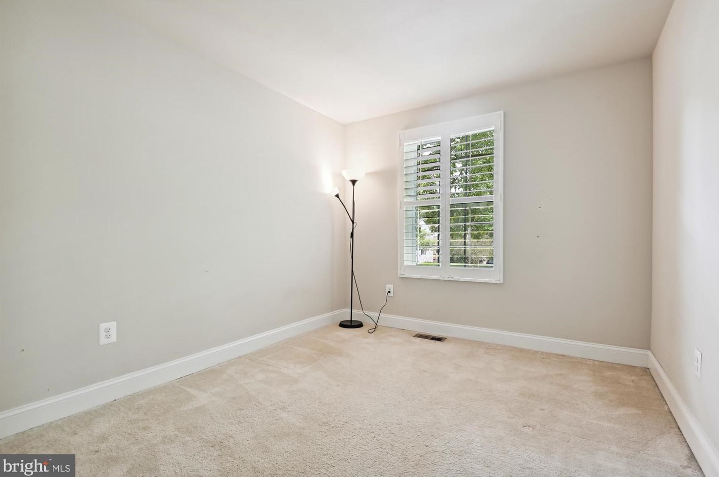 11927 New Country Ln, Columbia MD 21044-4405 exterior