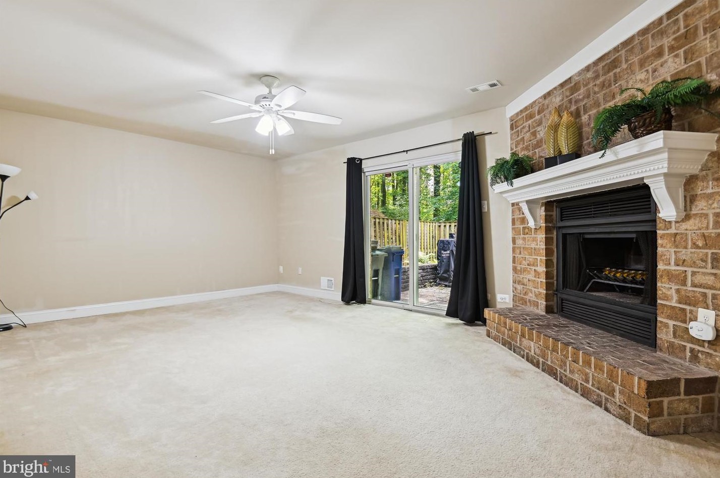 11927 New Country Ln, Columbia MD 21044-4405 exterior