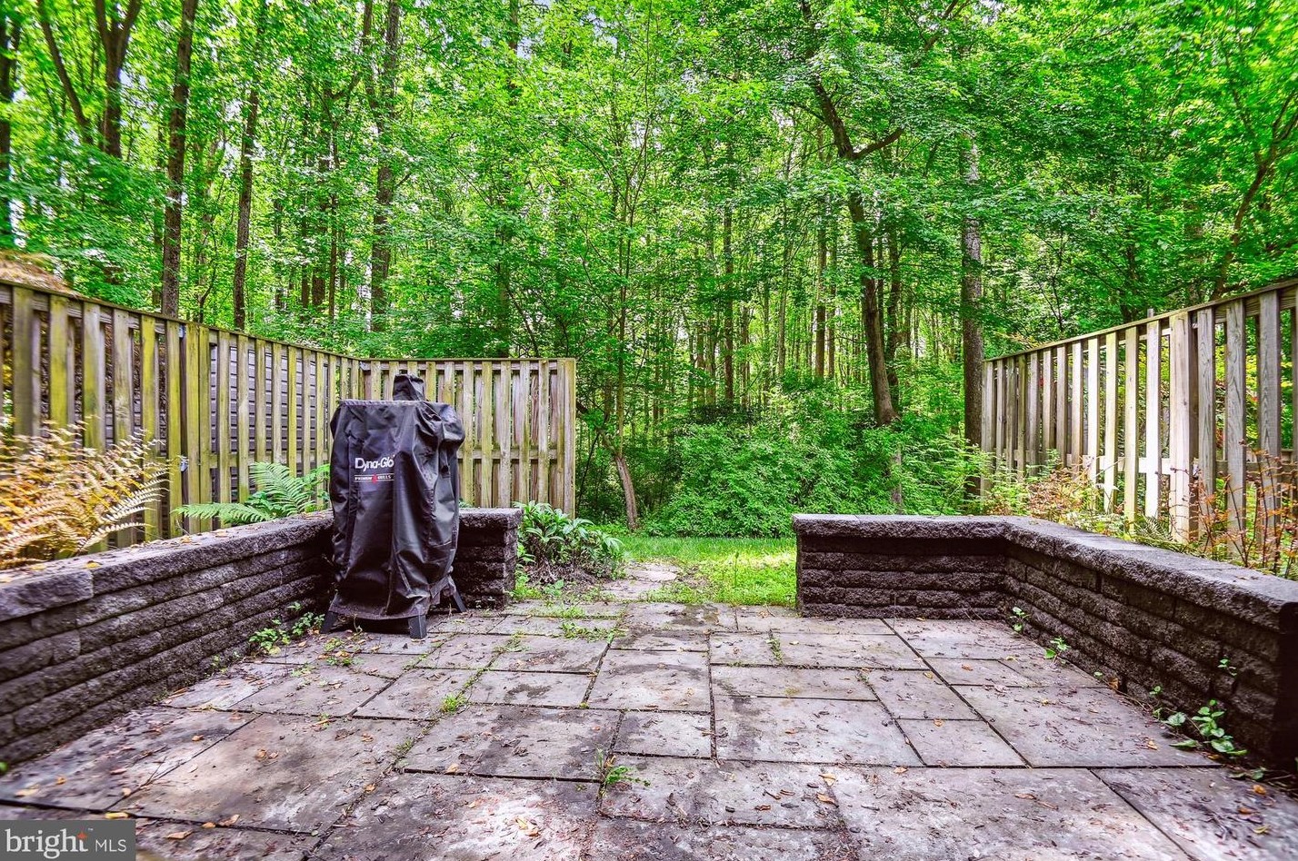 11927 New Country Ln, Columbia MD 21044-4405 exterior