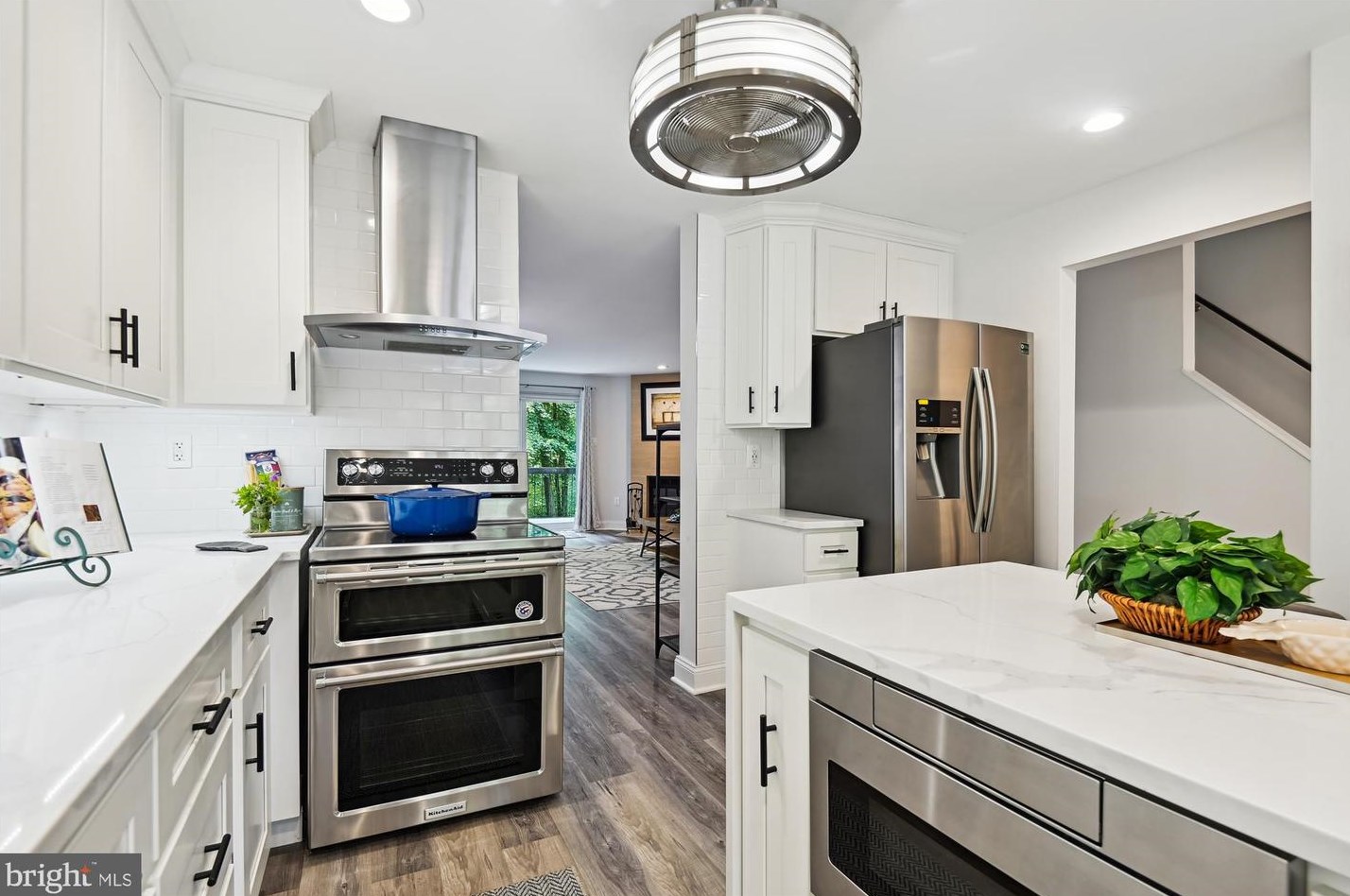 11927 New Country Ln, Columbia MD 21044-4405 exterior