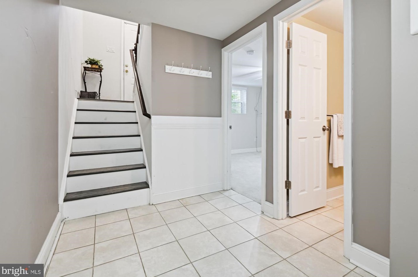 11927 New Country Ln, Columbia MD 21044-4405 exterior