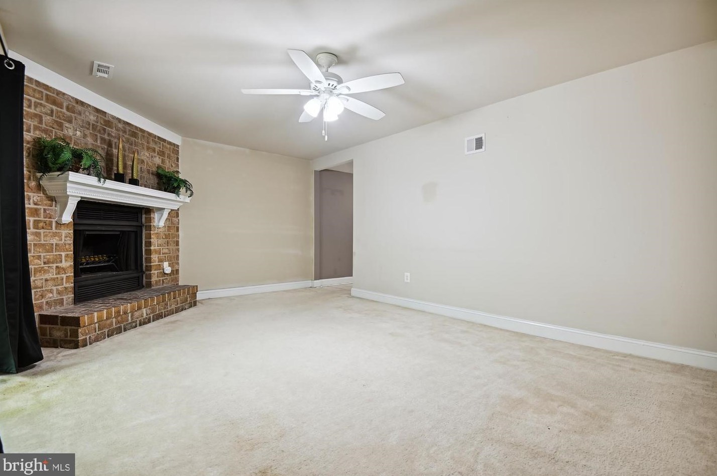 11927 New Country Ln, Columbia MD 21044-4405 exterior