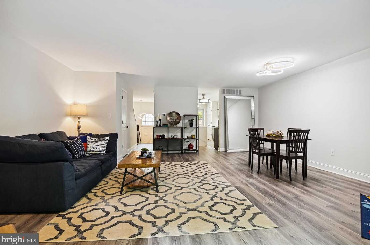 11927 New Country Ln, Columbia MD 21044-4405 exterior