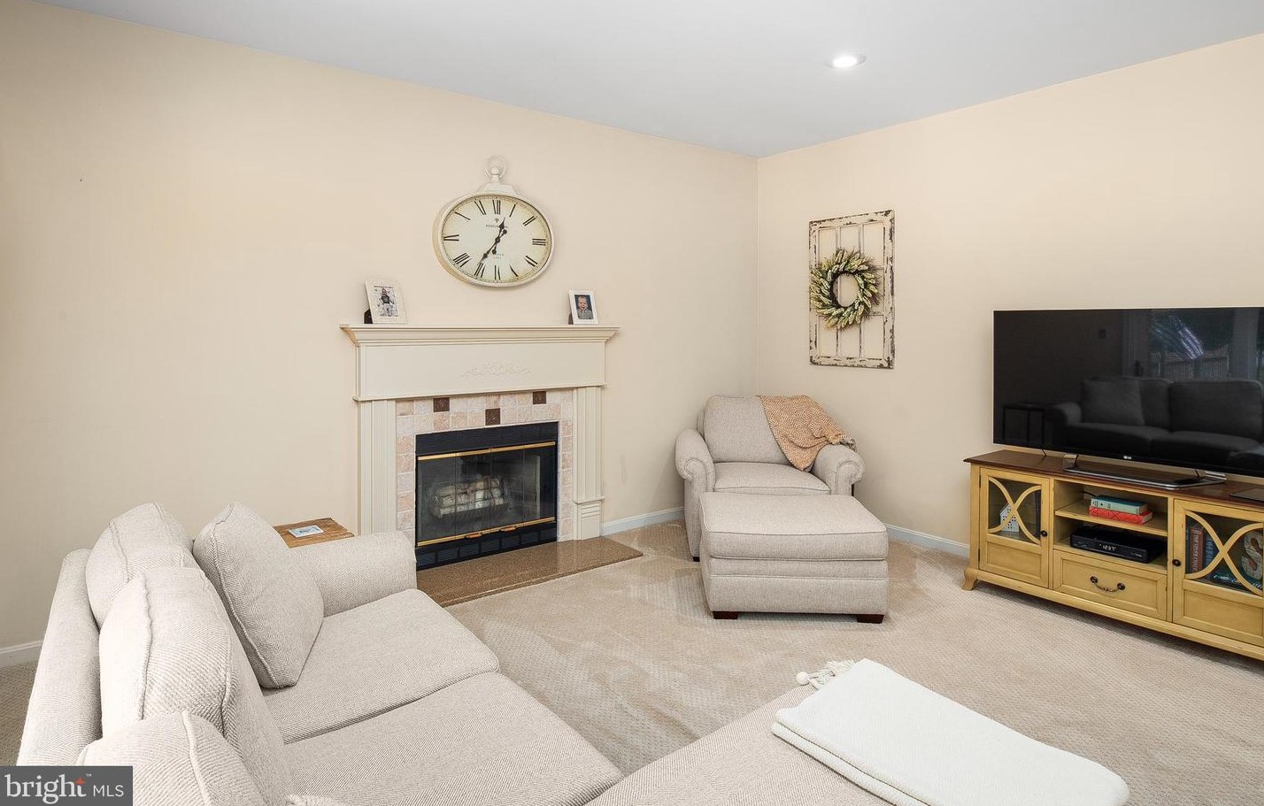 6279 Patuxent Quarter Rd, Baltimore MD  21076-1349 exterior