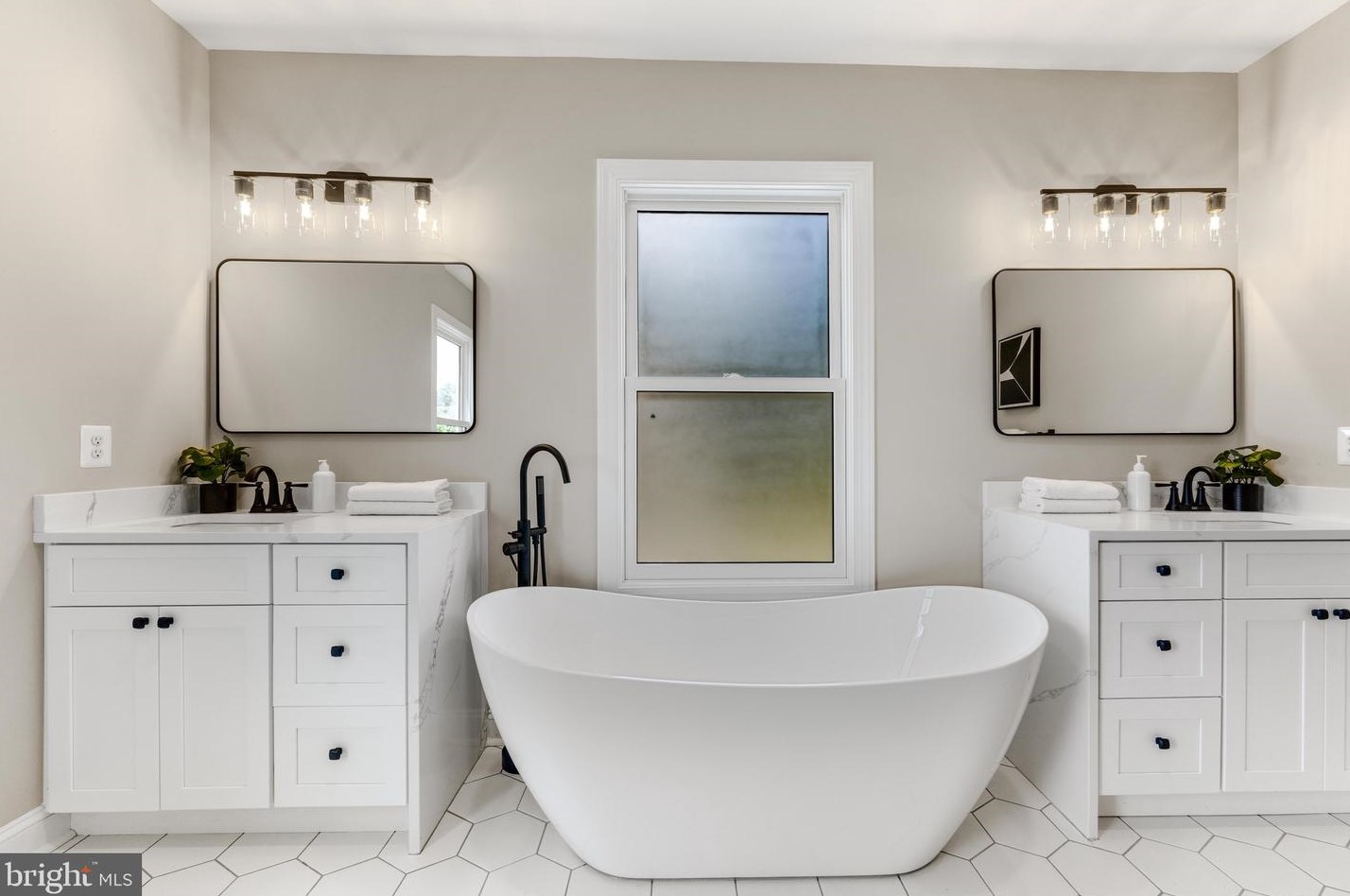 3796 Old Columbia Pike, Ellicott MD 21043-4643 exterior