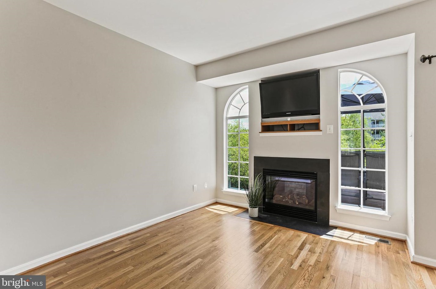 6854 Sanctuary Ct, Baltimore MD  21075-6235 exterior