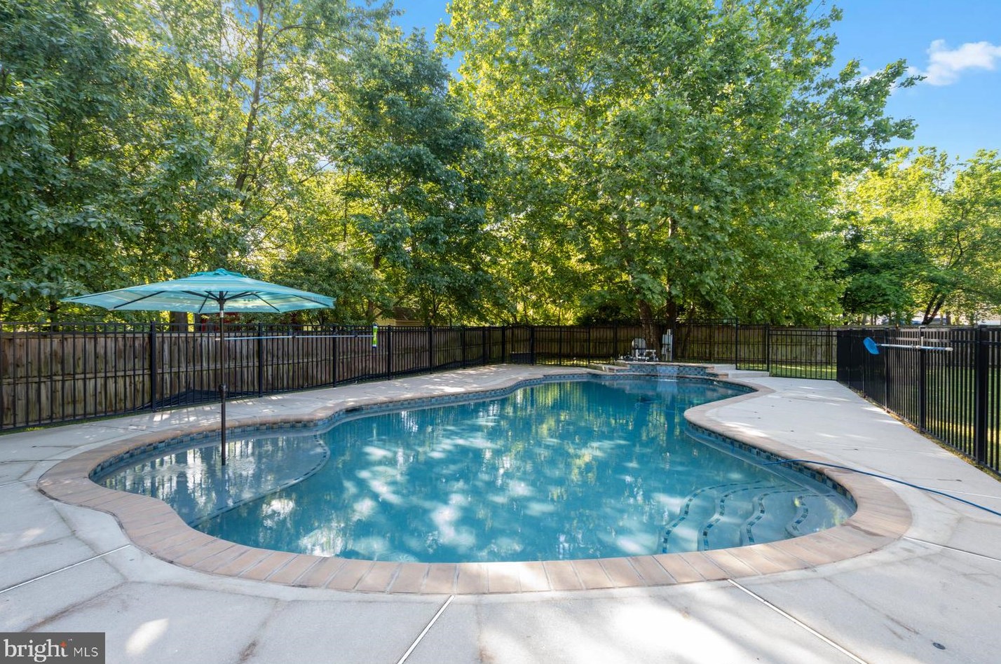 6150 Hunt Club Rd, Baltimore MD  21075-5518 exterior