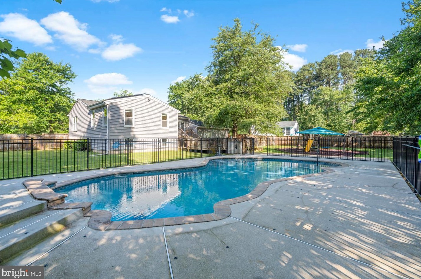 6150 Hunt Club Rd, Baltimore MD  21075-5518 exterior