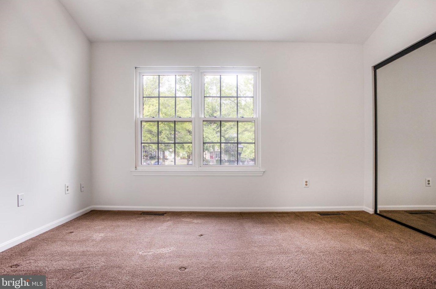 9639 Stirling Bridge Dr, Columbia MD 21046-1938 exterior