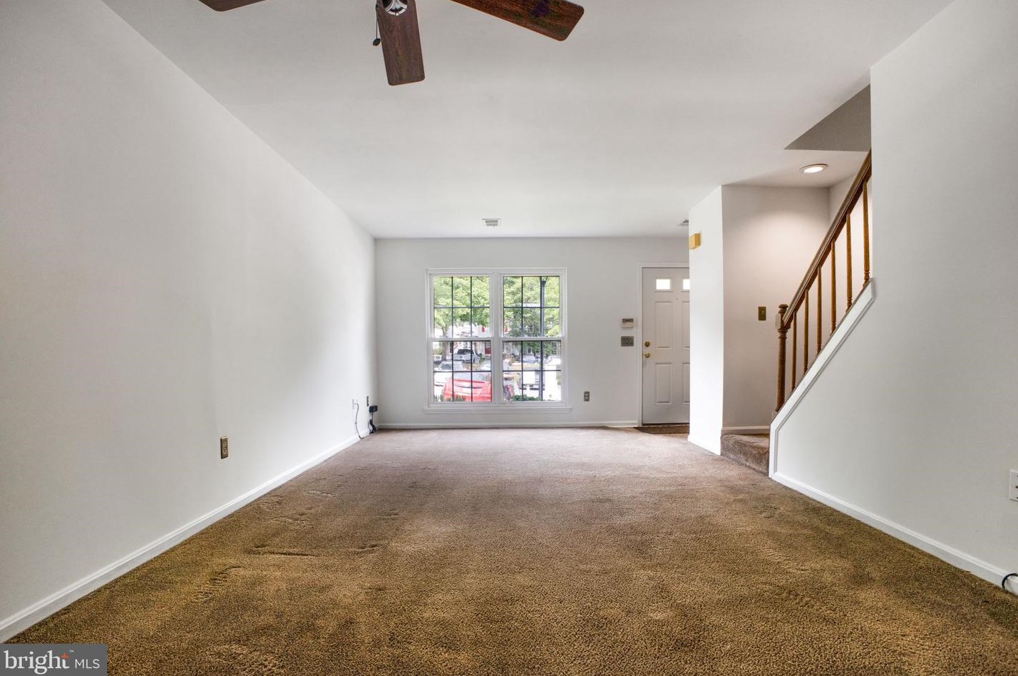 9639 Stirling Bridge Dr, Columbia MD 21046-1938 exterior