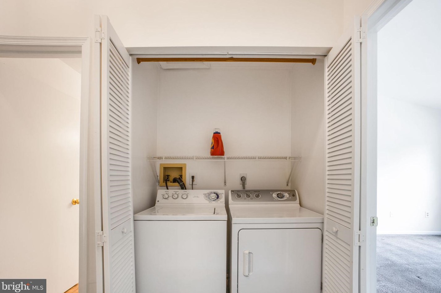 9639 Stirling Bridge Dr, Columbia MD 21046-1938 exterior